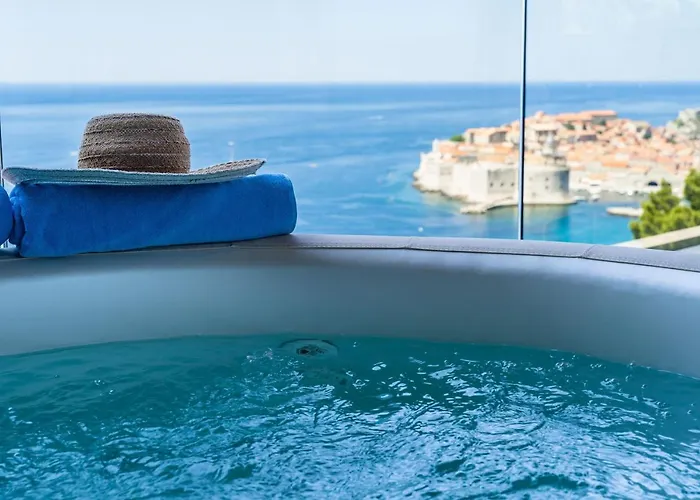 Luxury 2 Bd Ika Marie - Old Town With Jacuzzi And Parking Apartmán