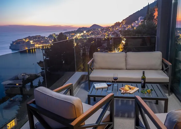 Luxury 2 Bd Ika Marie - Old Town With Jacuzzi And Parking