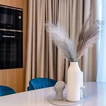Luxury 2 Bd Ika Marie - Old Town With Jacuzzi And Parking Апартаменты *